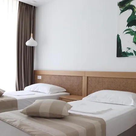 Vesper Πανσιόν 4*